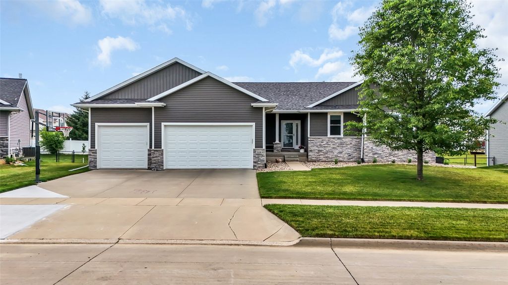 3118 Carlisle Circle, Marion, IA 52302