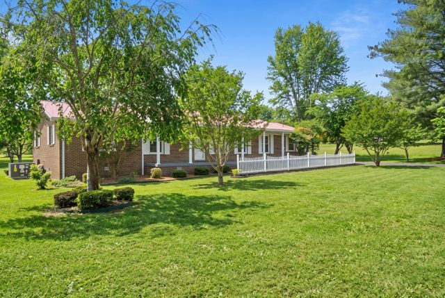 215 Hill St, Estill Springs, TN 37330