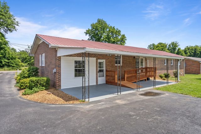 215 Hill St, Estill Springs, TN 37330