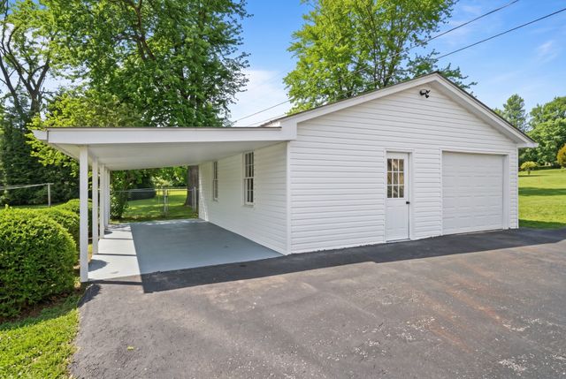 215 Hill St, Estill Springs, TN 37330