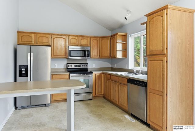 7511 N 73 Circle, Omaha, NE 68122
