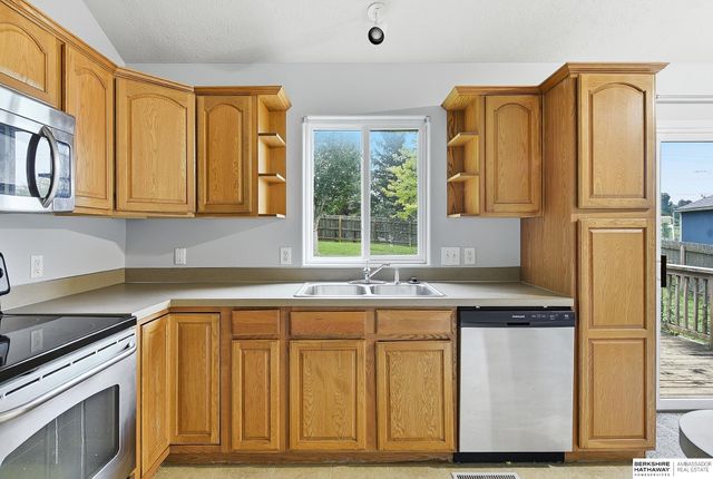 7511 N 73 Circle, Omaha, NE 68122