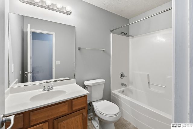 7511 N 73 Circle, Omaha, NE 68122