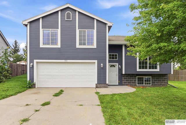 7511 N 73 Circle, Omaha, NE 68122