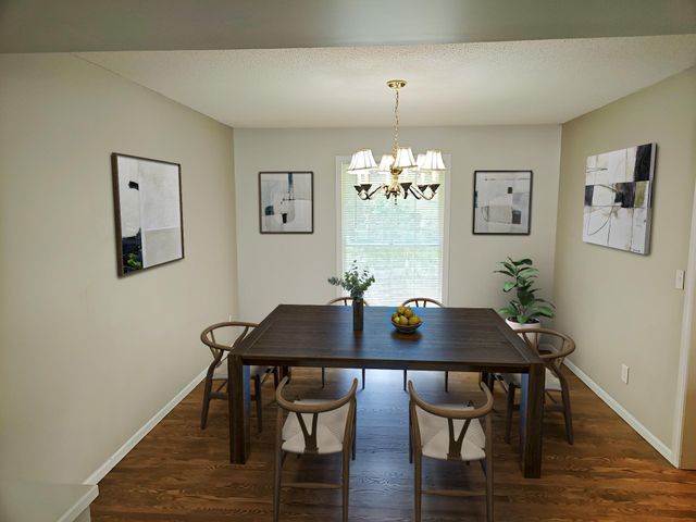 8982 Hunters Trail, Woodbury, MN 55125