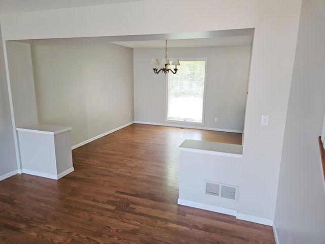 8982 Hunters Trail, Woodbury, MN 55125