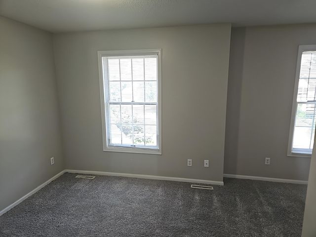 8982 Hunters Trail, Woodbury, MN 55125