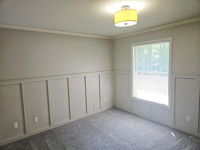 8982 Hunters Trail, Woodbury, MN 55125