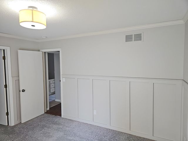 8982 Hunters Trail, Woodbury, MN 55125
