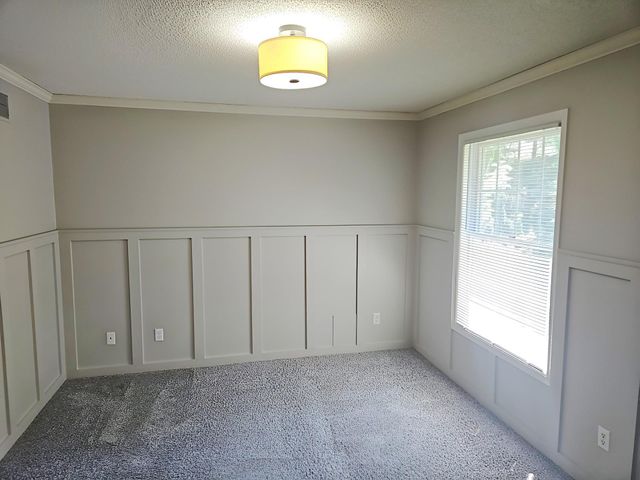 8982 Hunters Trail, Woodbury, MN 55125