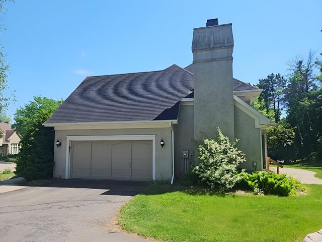 8982 Hunters Trail, Woodbury, MN 55125
