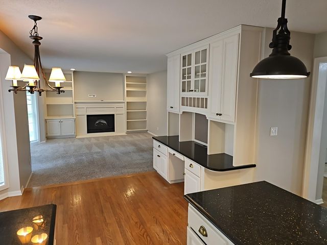 8982 Hunters Trail, Woodbury, MN 55125