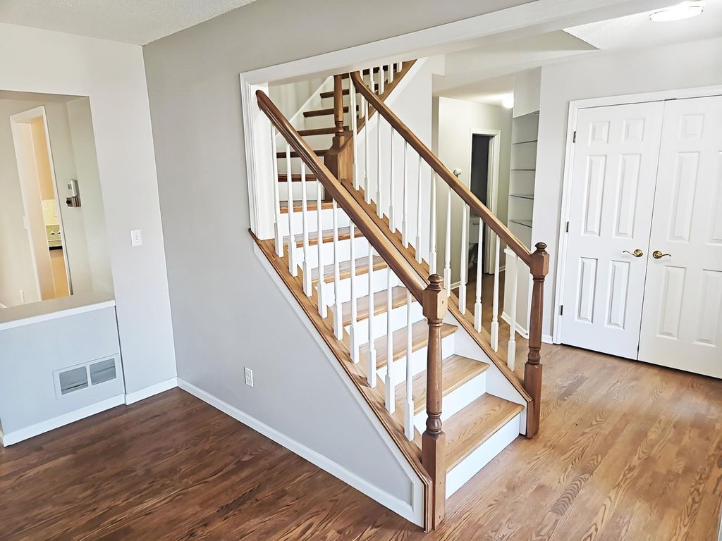 8982 Hunters Trail, Woodbury, MN 55125 — photo 3