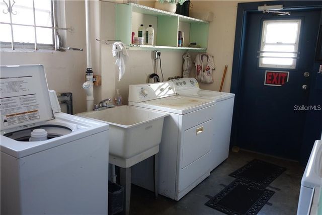 200 N BETTY LANE 2E, Clearwater, FL 33755