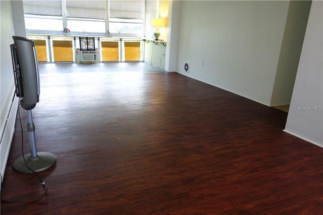 200 N BETTY LANE 2E, Clearwater, FL 33755
