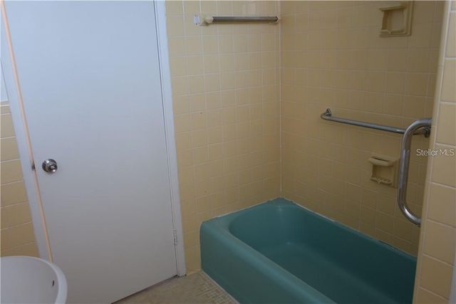 200 N BETTY LANE 2E, Clearwater, FL 33755