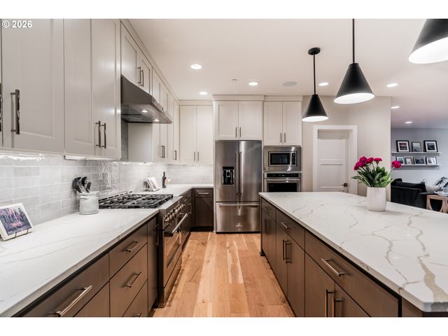 14044 Sw WALNUT Ln, Tigard, OR 97223