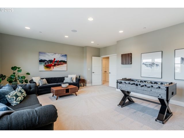 14044 Sw WALNUT Ln, Tigard, OR 97223