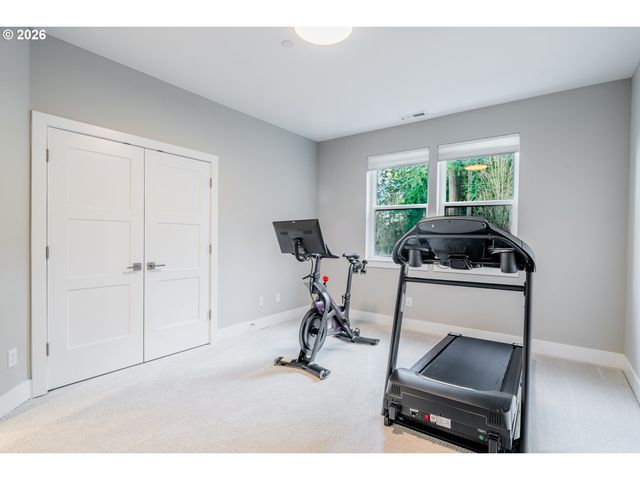 14044 Sw WALNUT Ln, Tigard, OR 97223