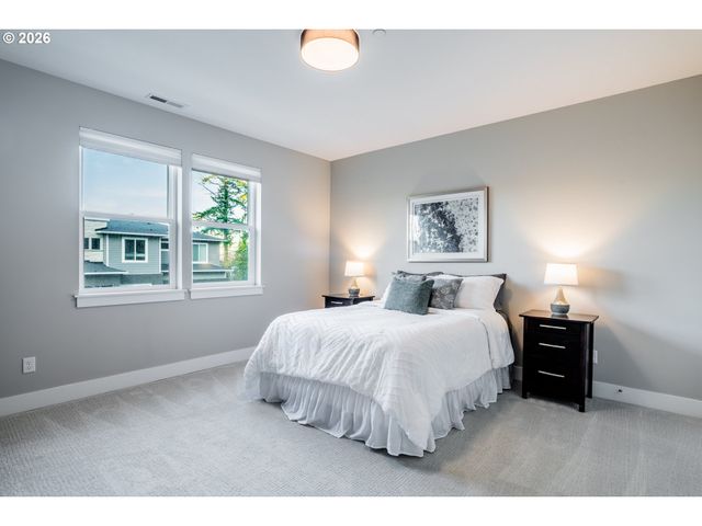 14044 Sw WALNUT Ln, Tigard, OR 97223