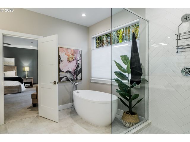 14044 Sw WALNUT Ln, Tigard, OR 97223