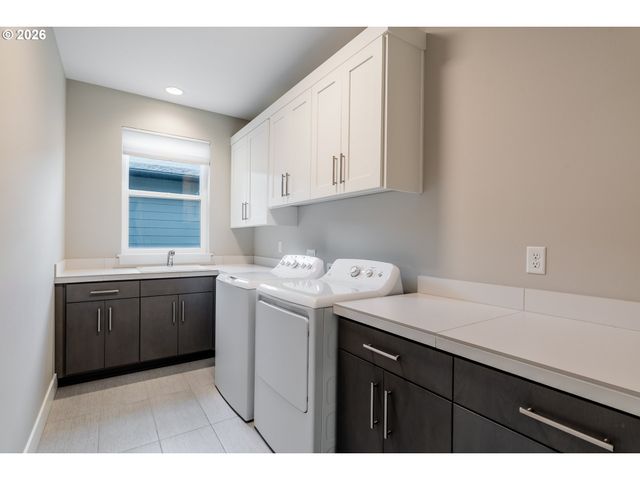 14044 Sw WALNUT Ln, Tigard, OR 97223