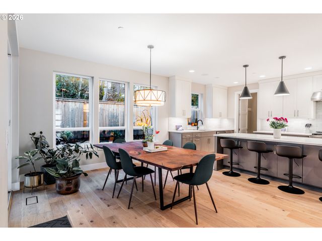 14044 Sw WALNUT Ln, Tigard, OR 97223