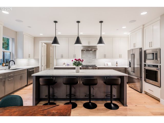 14044 Sw WALNUT Ln, Tigard, OR 97223