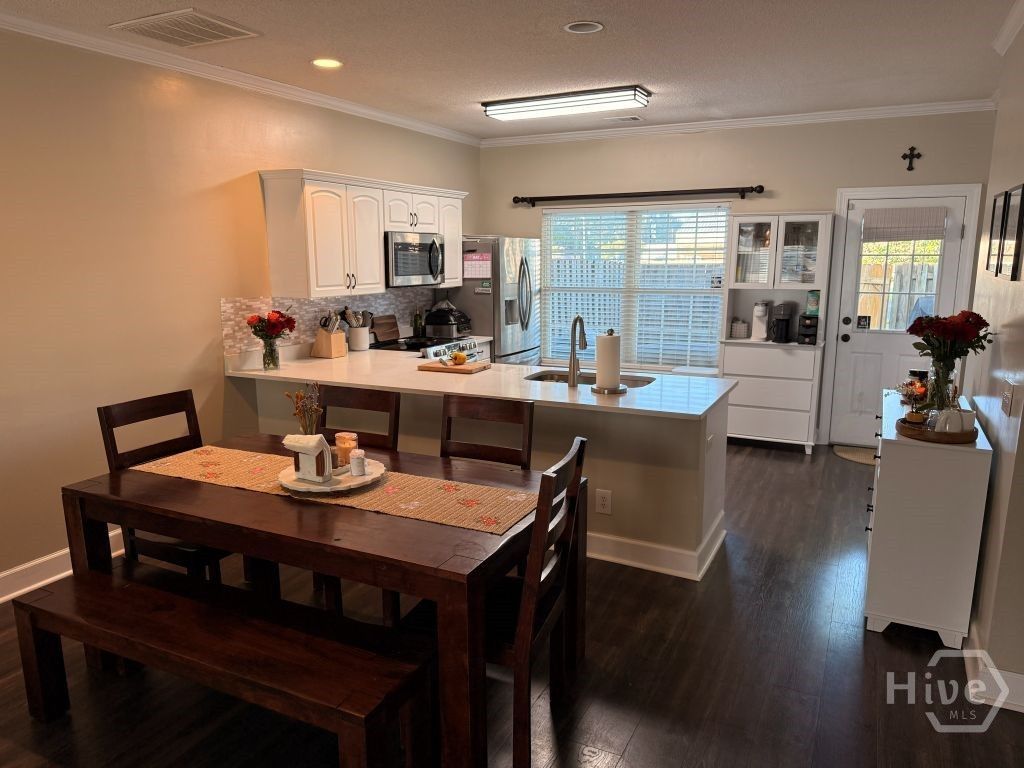 Image 3 of property listing at 23 Crossing Drive, Richmond Hill, GA 31324