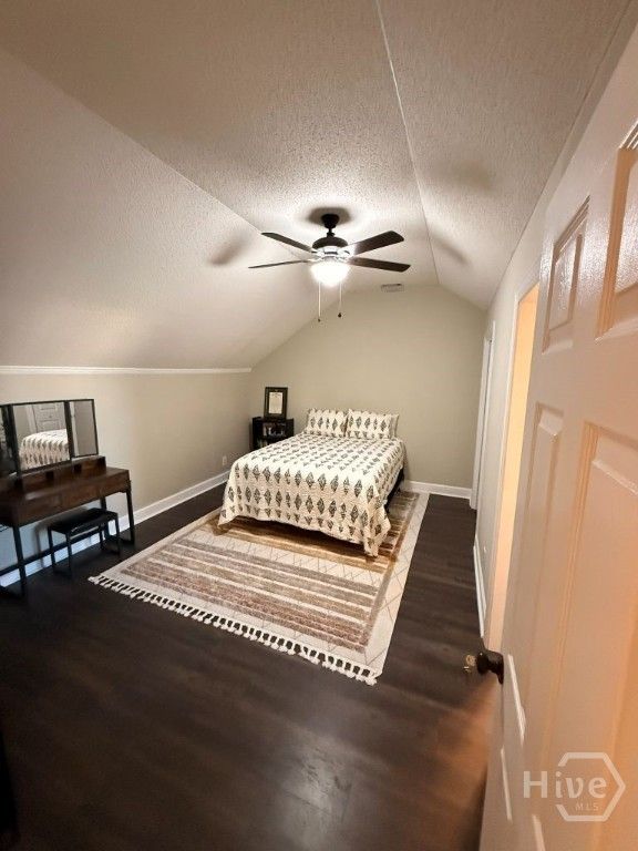 Image 5 of property listing at 23 Crossing Drive, Richmond Hill, GA 31324