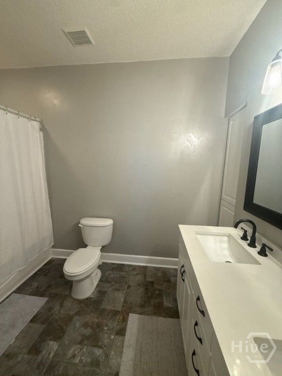 Image 9 of property listing at 23 Crossing Drive, Richmond Hill, GA 31324