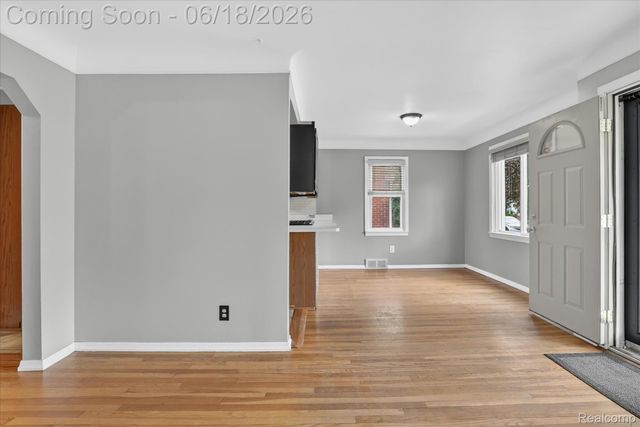 15861 Anne Avenue, Allen Park, MI 48101