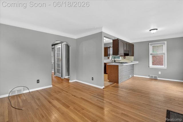 15861 Anne Avenue, Allen Park, MI 48101