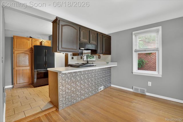 15861 Anne Avenue, Allen Park, MI 48101