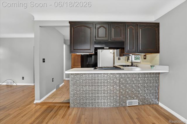 15861 Anne Avenue, Allen Park, MI 48101