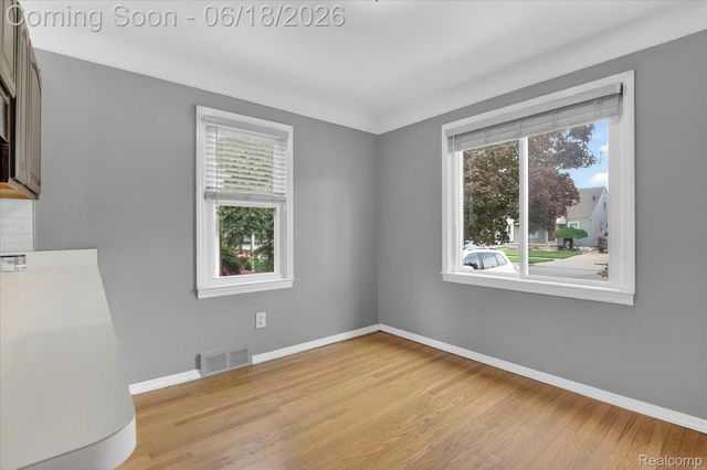 15861 Anne Avenue, Allen Park, MI 48101