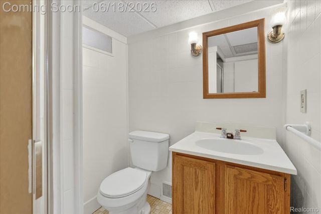 15861 Anne Avenue, Allen Park, MI 48101