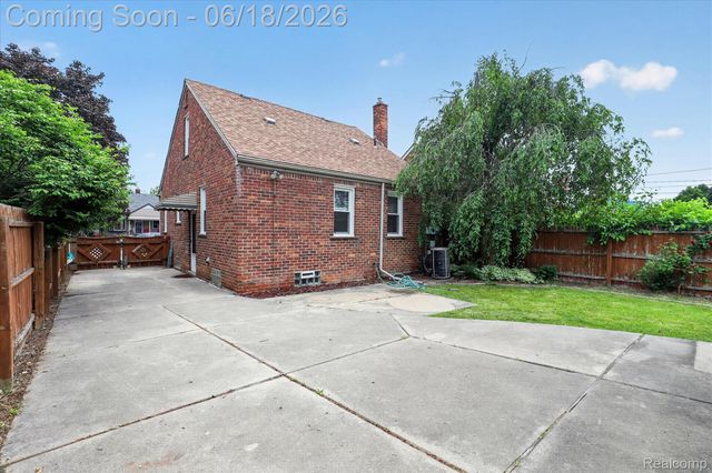 15861 Anne Avenue, Allen Park, MI 48101