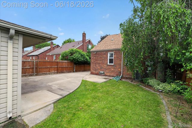 15861 Anne Avenue, Allen Park, MI 48101