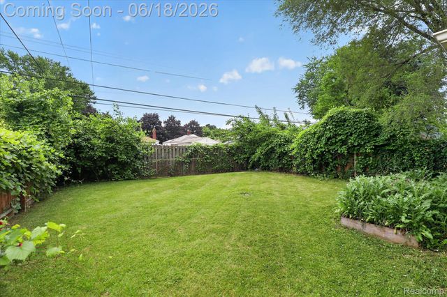 15861 Anne Avenue, Allen Park, MI 48101
