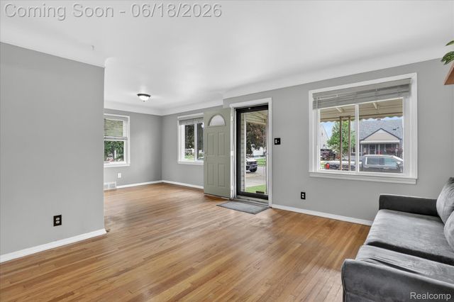 15861 Anne Avenue, Allen Park, MI 48101