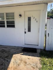 1224 E 1ST AVENUE 1226, Mount Dora, FL 32757
