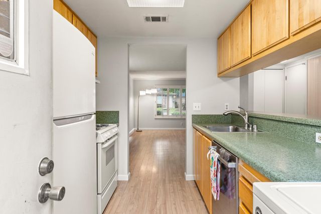 4007 Oak Villa Cir, Carmichael, CA 95608