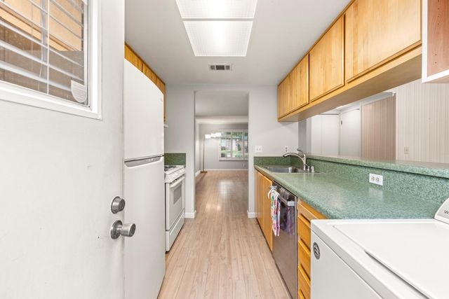 4007 Oak Villa Cir, Carmichael, CA 95608