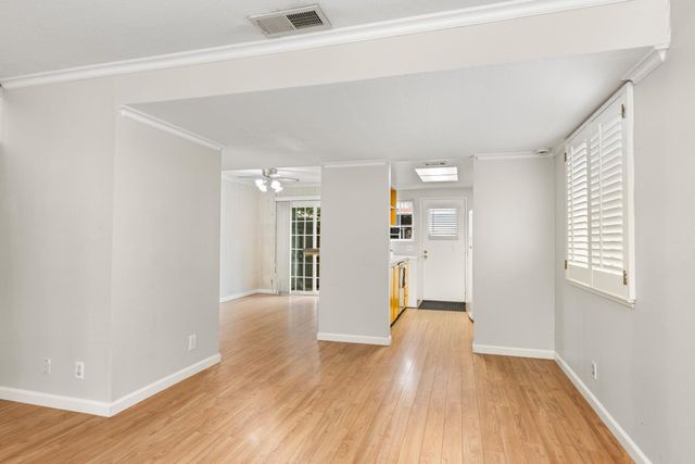 4007 Oak Villa Cir, Carmichael, CA 95608