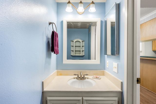 4007 Oak Villa Cir, Carmichael, CA 95608