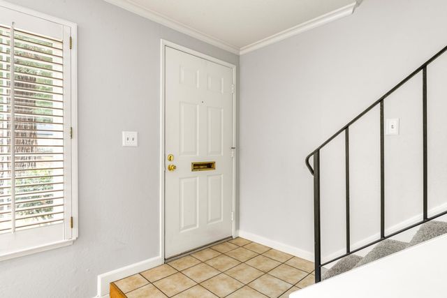 4007 Oak Villa Cir, Carmichael, CA 95608