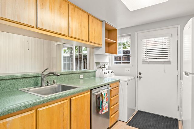 4007 Oak Villa Cir, Carmichael, CA 95608