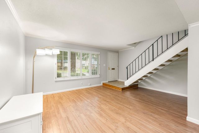 4007 Oak Villa Cir, Carmichael, CA 95608