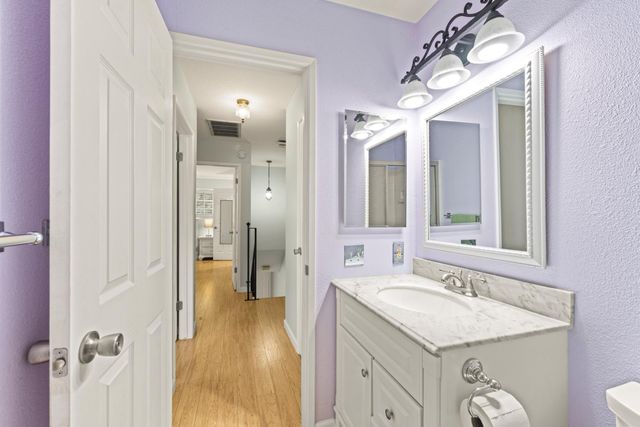 4007 Oak Villa Cir, Carmichael, CA 95608